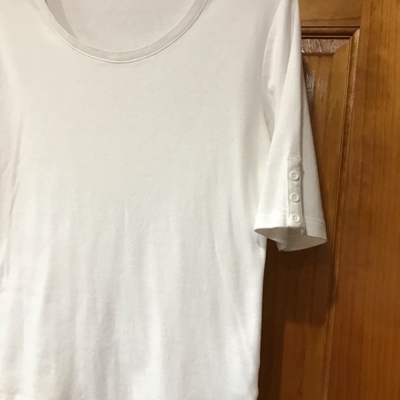 Jones New York Sport White Crew Neck Blouse w/ 3 Buttons on the Sleeve
Ladies - Picture 12 of 16